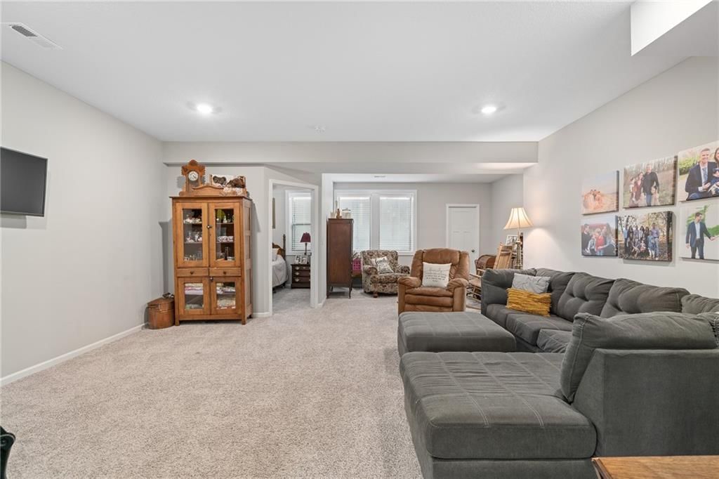 1295 NW Crestwood Drive — photo 27
