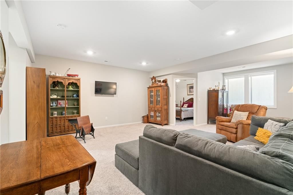 1295 NW Crestwood Drive — photo 30