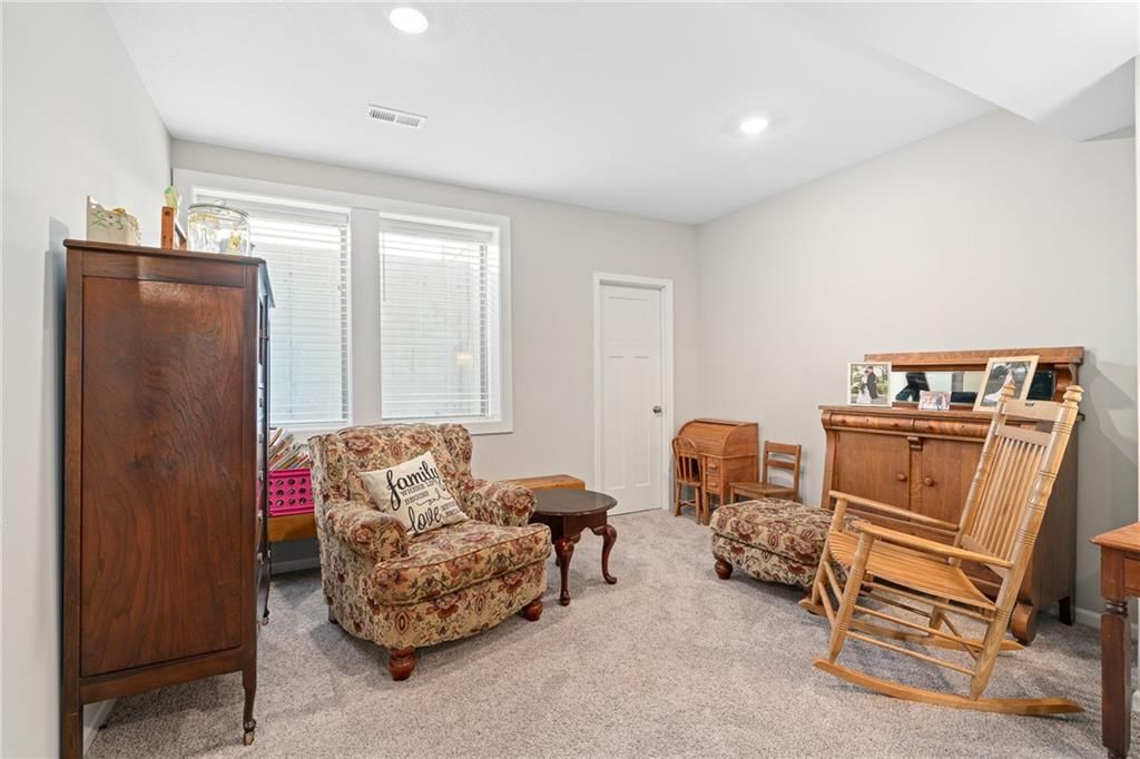 1295 NW Crestwood Drive — photo 31