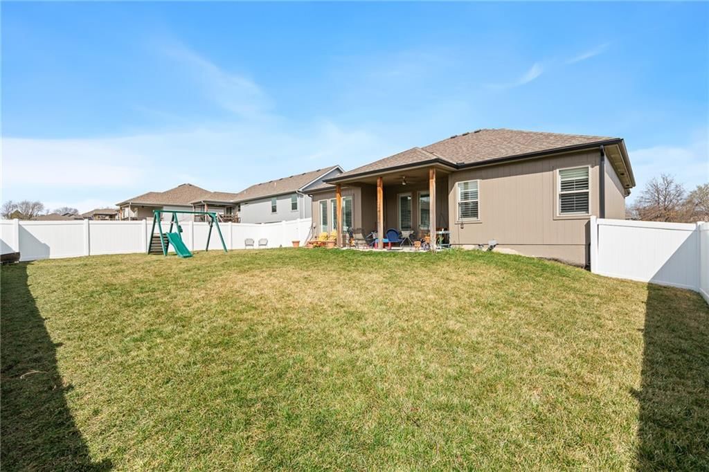 1295 NW Crestwood Drive — photo 37