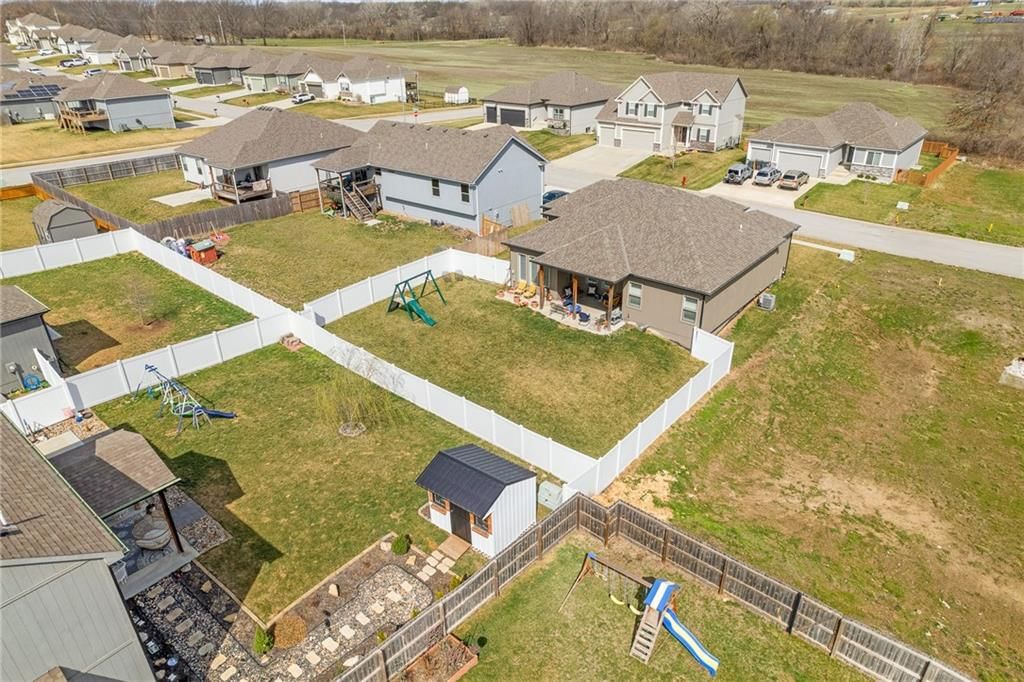 1295 NW Crestwood Drive — photo 41