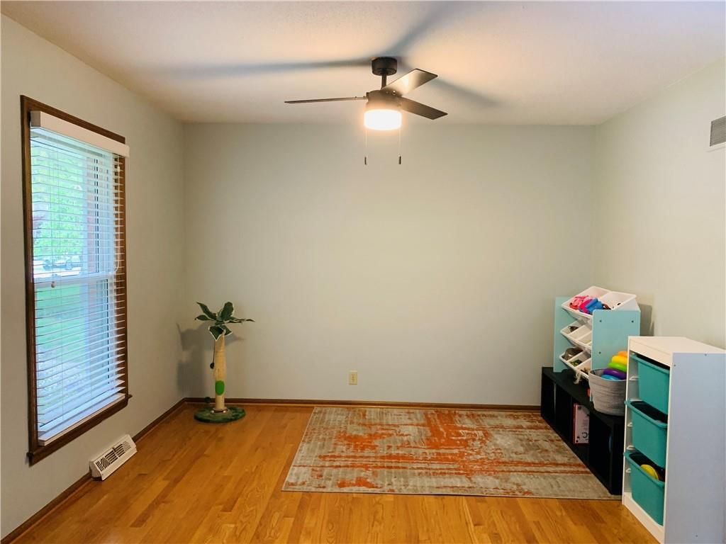 6717 N Euclid Avenue — photo 10