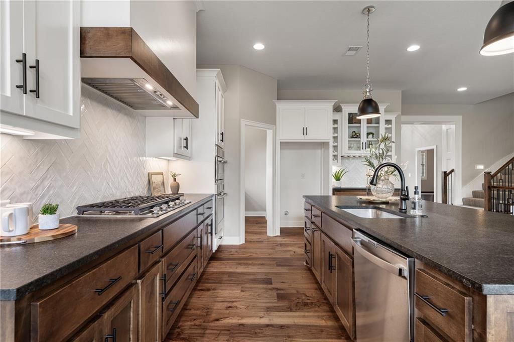 9238 Marion Street — photo 12