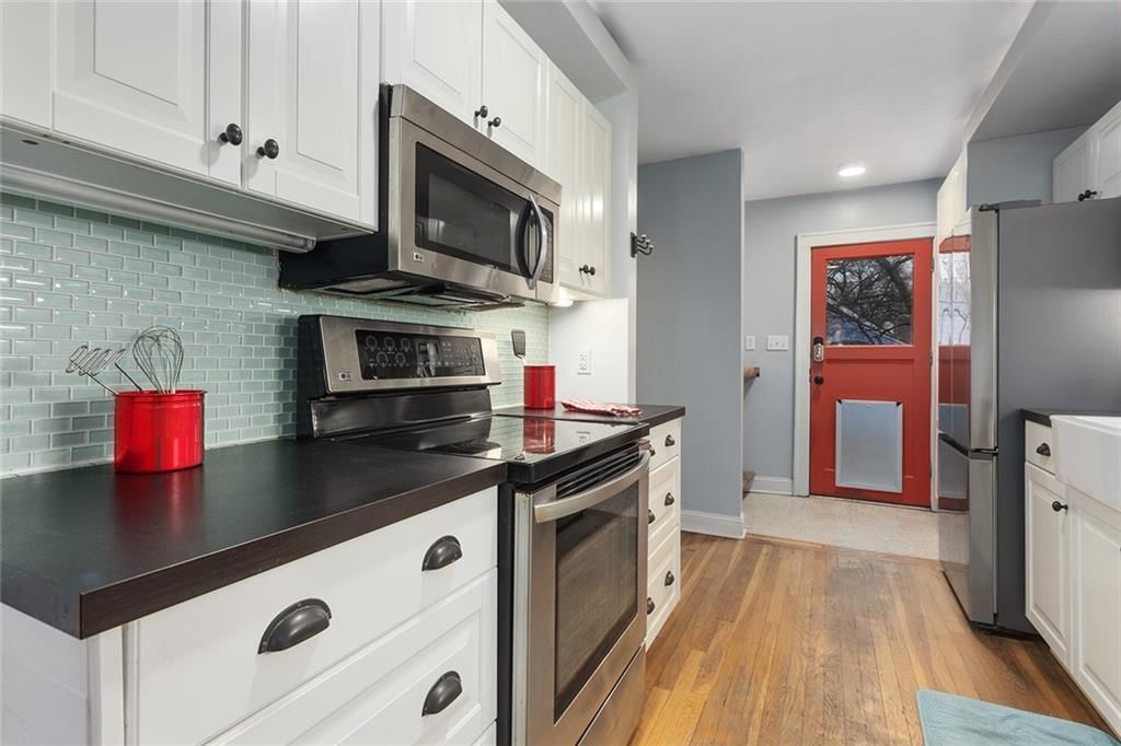 5845 Charlotte Street — photo 16
