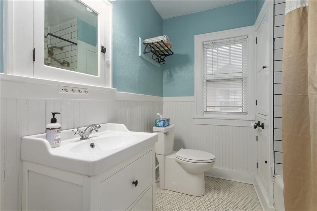 5845 Charlotte Street — photo 22