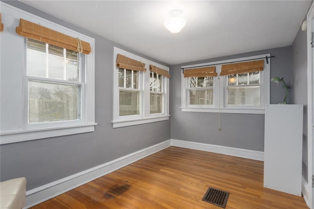 5845 Charlotte Street — photo 27