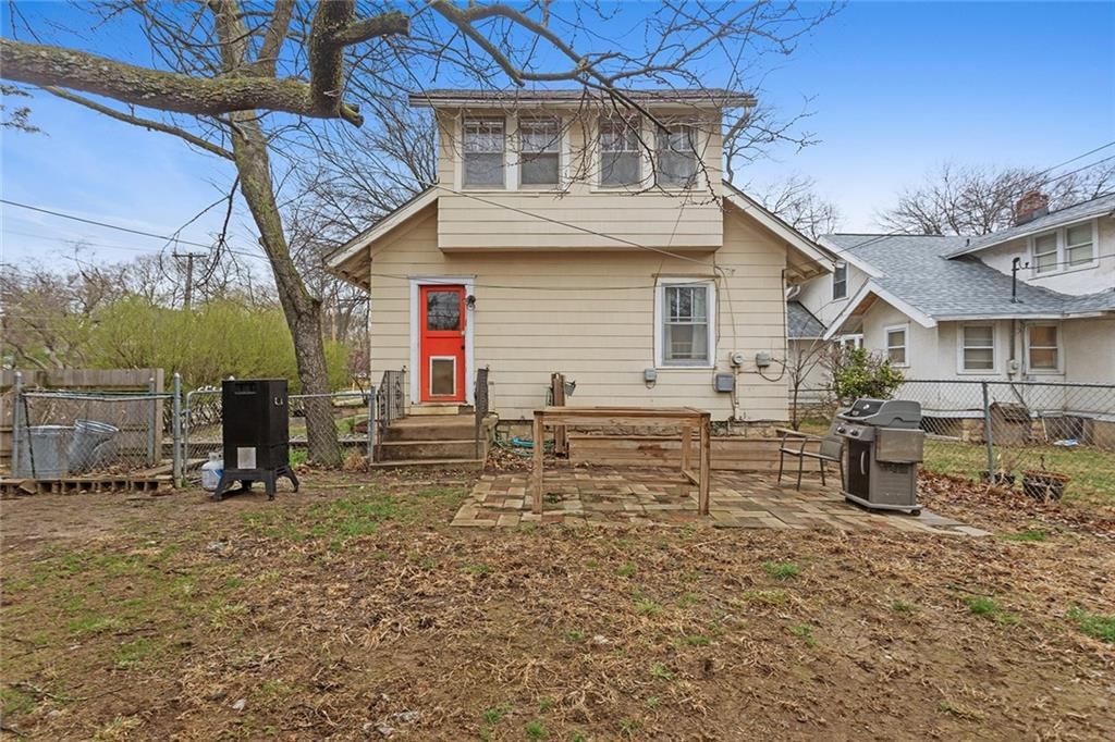 5845 Charlotte Street — photo 32
