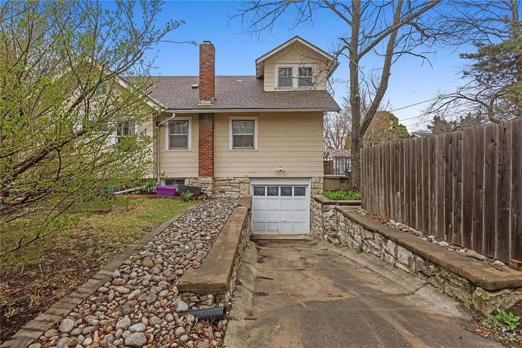 5845 Charlotte Street — photo 34