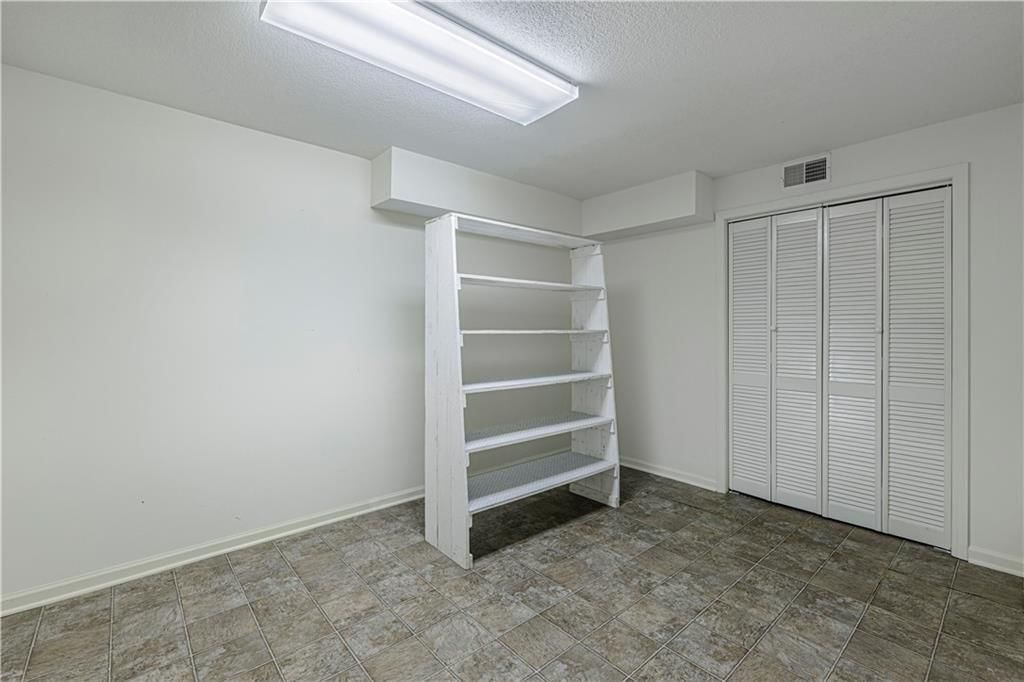 22201 S Valley Road — photo 36