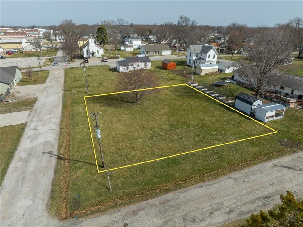 Photo 3 of 29 - 202 E Middle Street