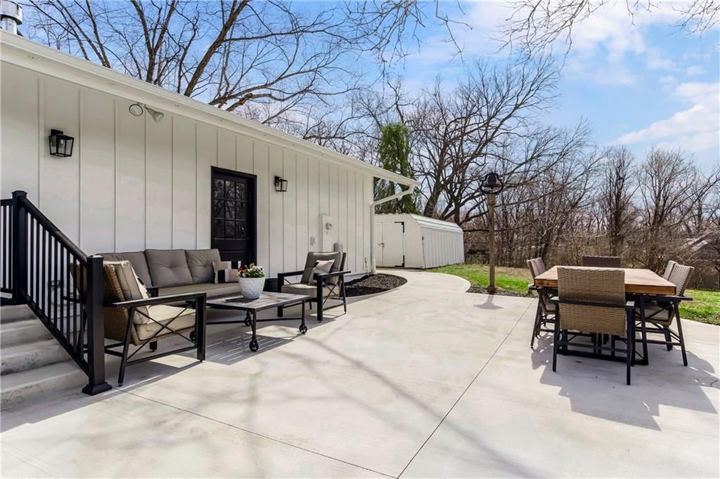 900 N Morse Avenue — photo 11