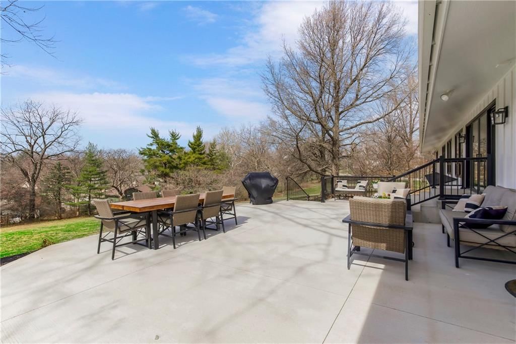 900 N Morse Avenue — photo 12
