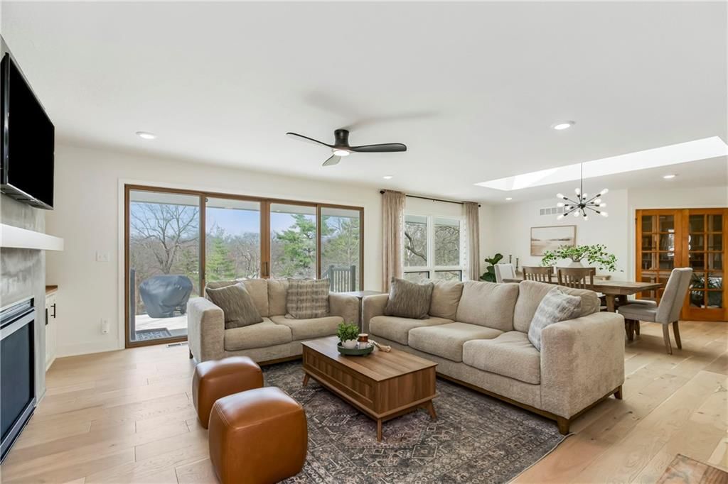900 N Morse Avenue — photo 23