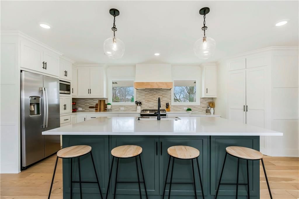 900 N Morse Avenue — photo 28