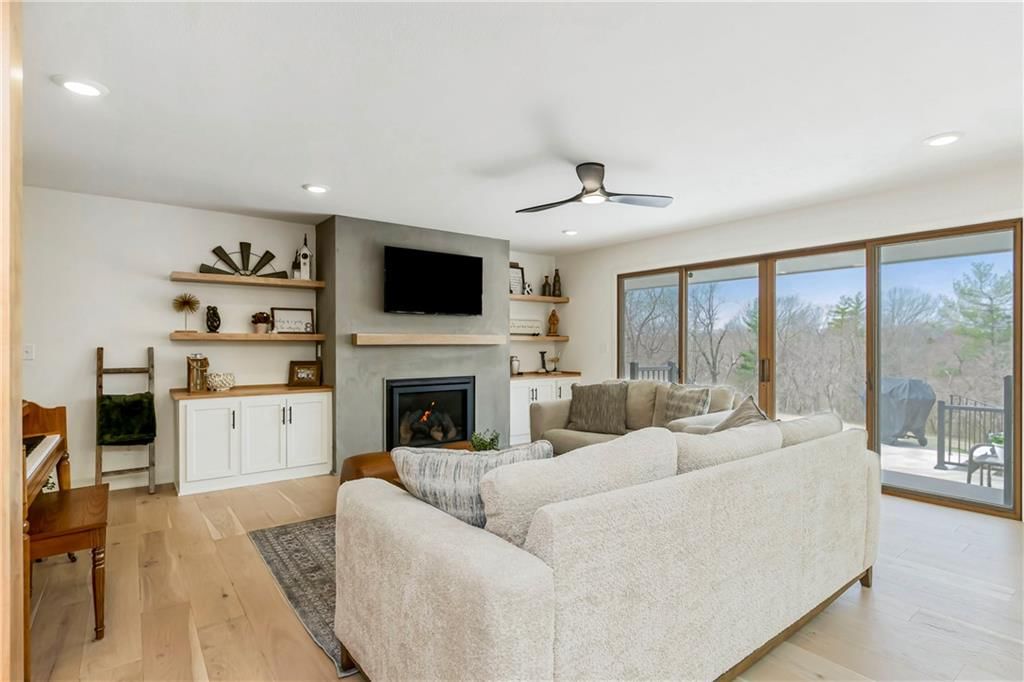 900 N Morse Avenue — photo 32