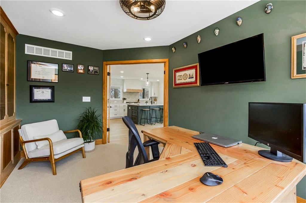 900 N Morse Avenue — photo 35