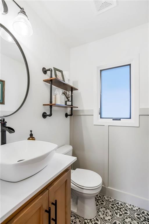 900 N Morse Avenue — photo 38