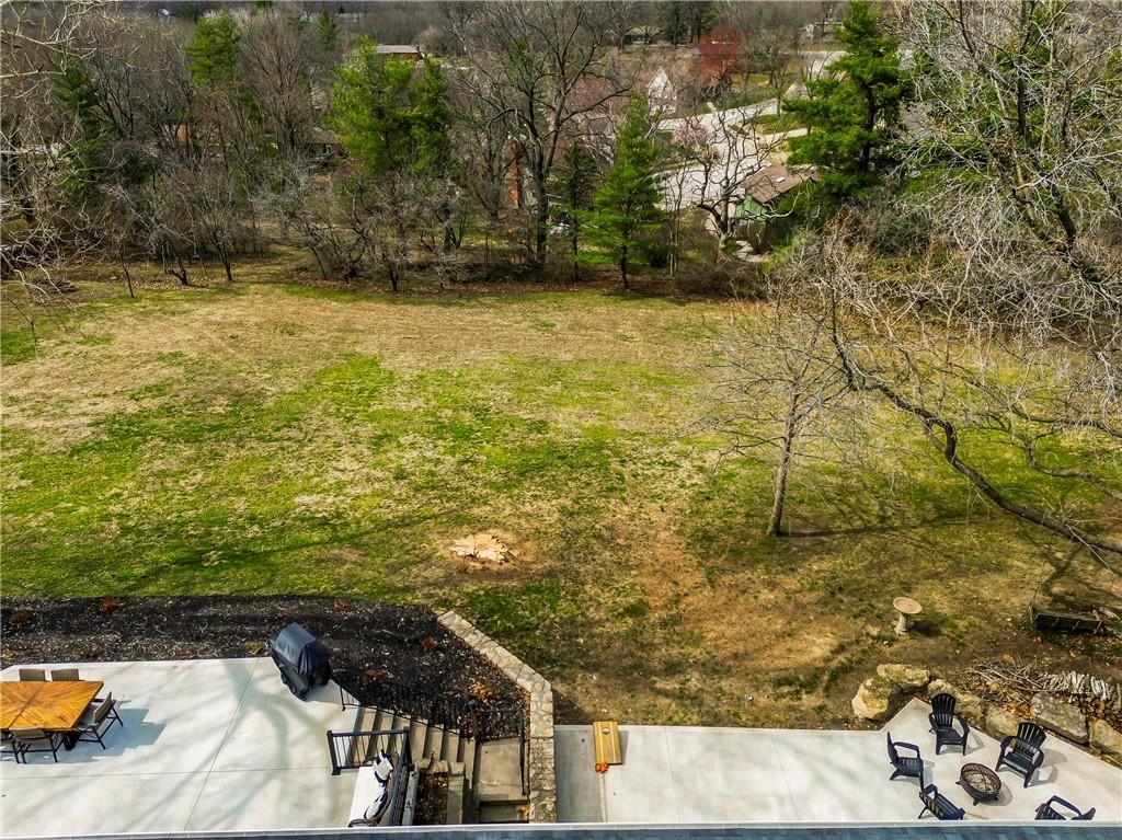 900 N Morse Avenue — photo 82