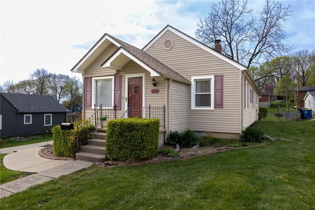 741 Sunset Avenue — photo 3