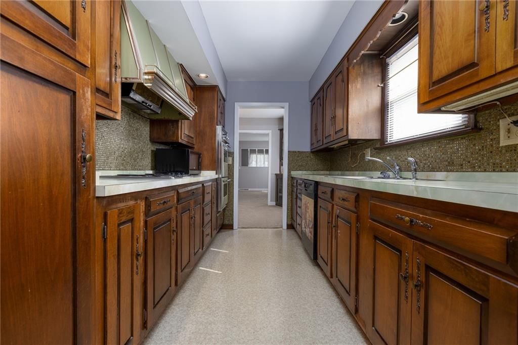 741 Sunset Avenue — photo 17