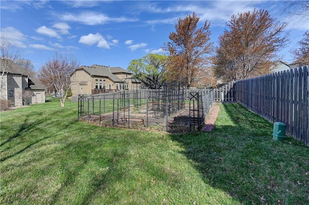 9001 N Hunter Avenue — photo 8