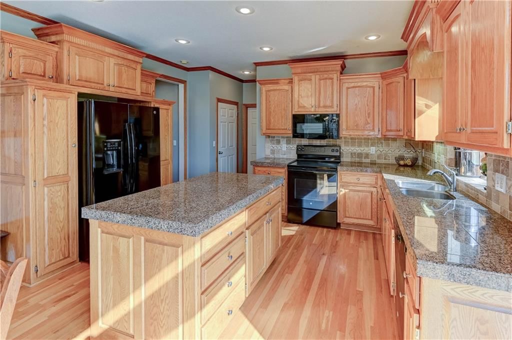 9001 N Hunter Avenue — photo 30