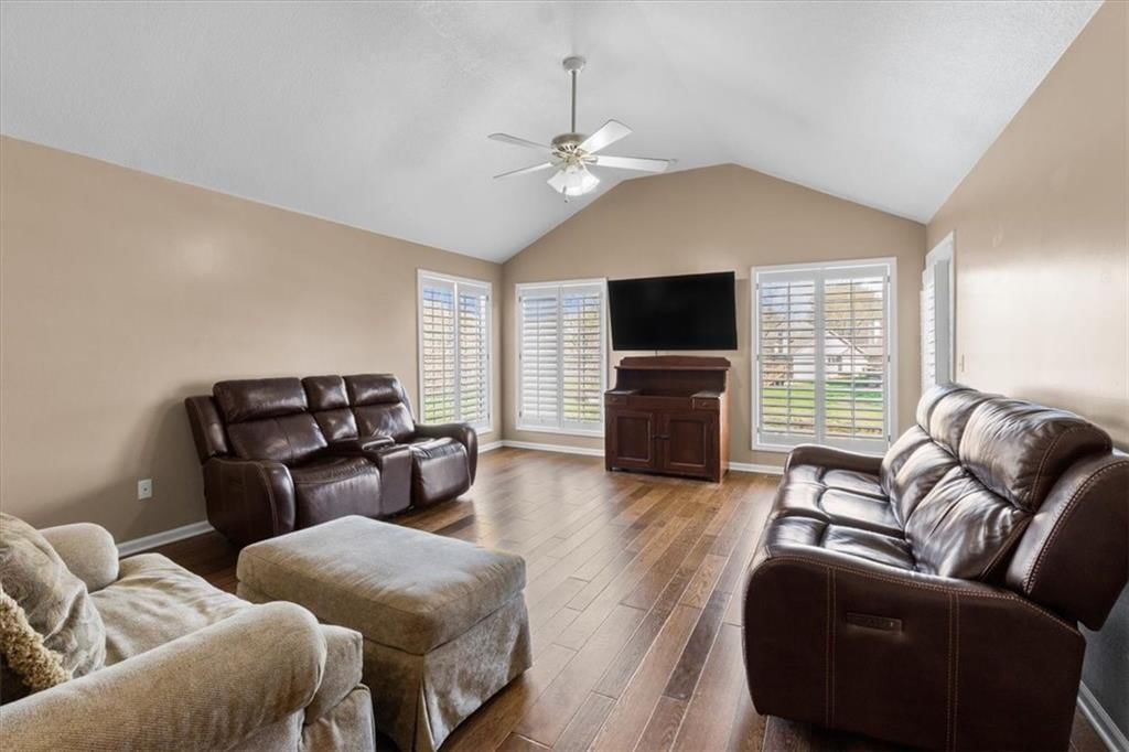 821 NW North Ridge Court — photo 5