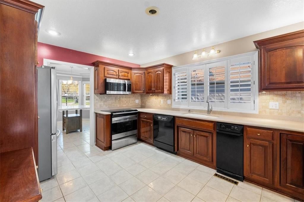 821 NW North Ridge Court — photo 9