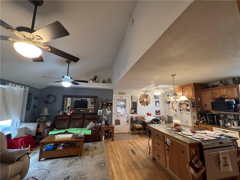 207 N Ohio Street — photo 8