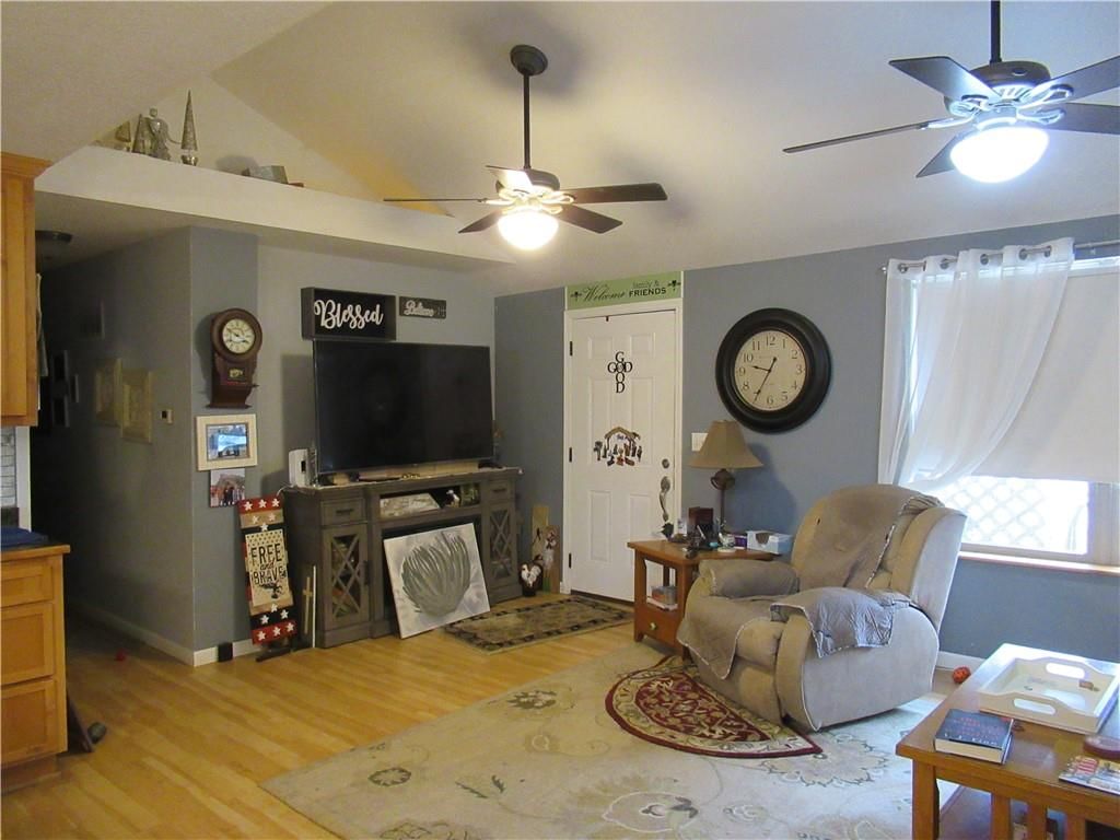 207 N Ohio Street — photo 11