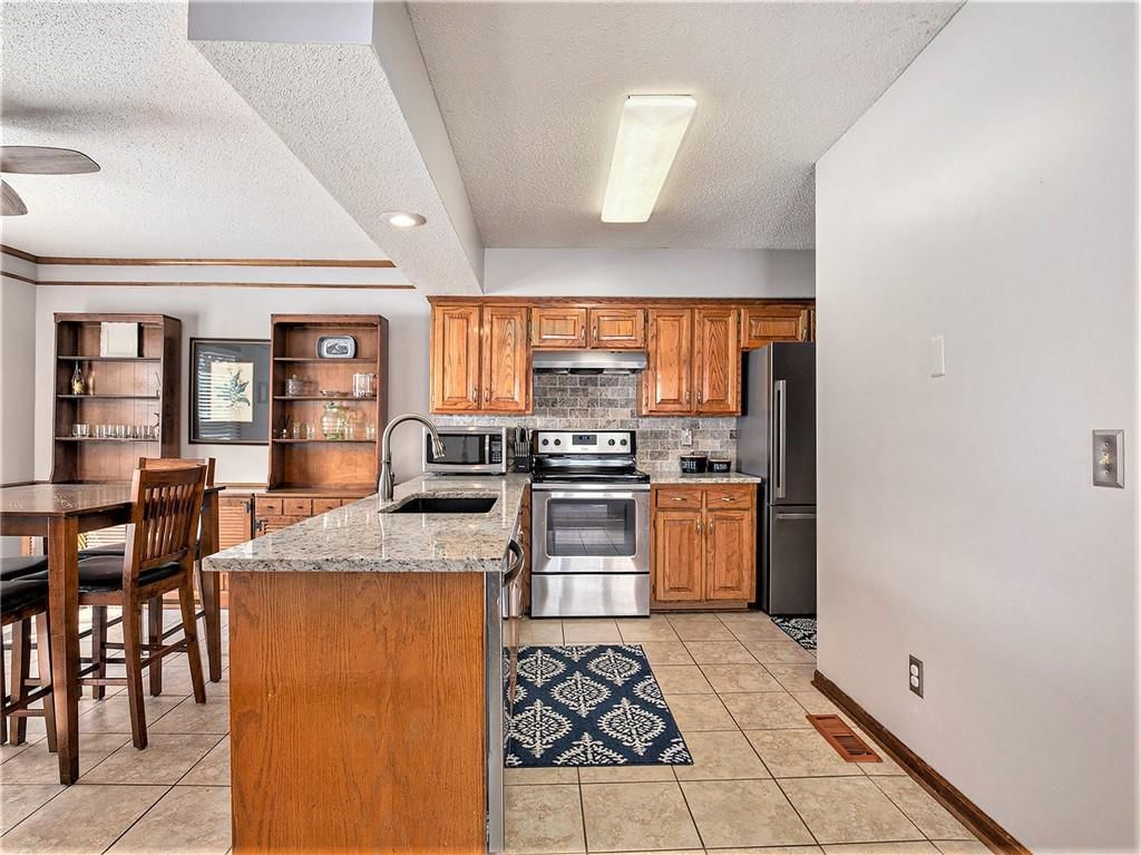 11806 Oakmont Street — photo 11