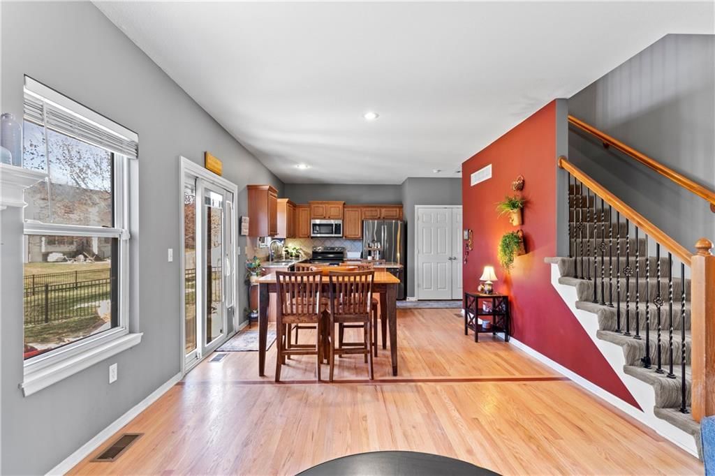 6026 Millbrook Street — photo 9