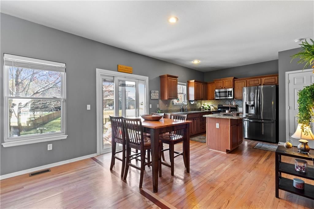 6026 Millbrook Street — photo 10