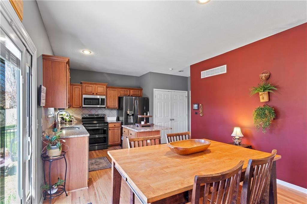 6026 Millbrook Street — photo 11