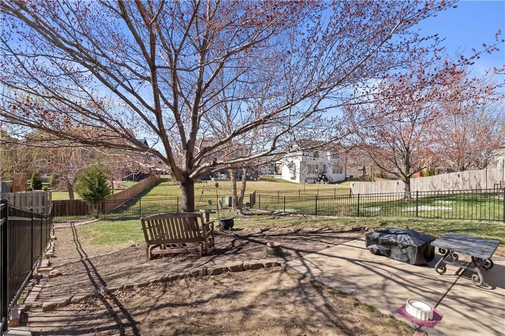 6026 Millbrook Street — photo 31