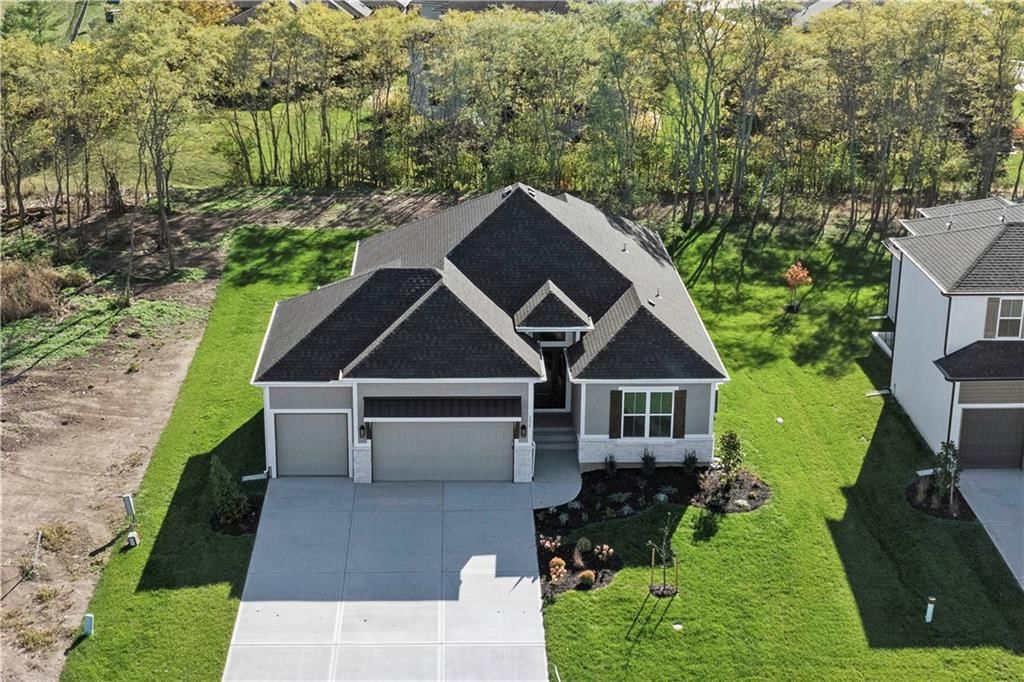 2624 NE Woodland Oak Drive — photo 1