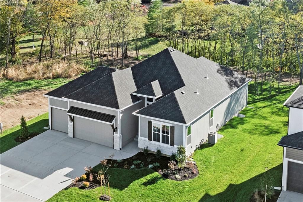 2624 NE Woodland Oak Drive — photo 2