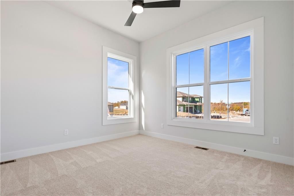 2624 NE Woodland Oak Drive — photo 32
