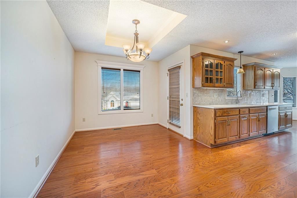 7425 N Prospect Avenue — photo 8