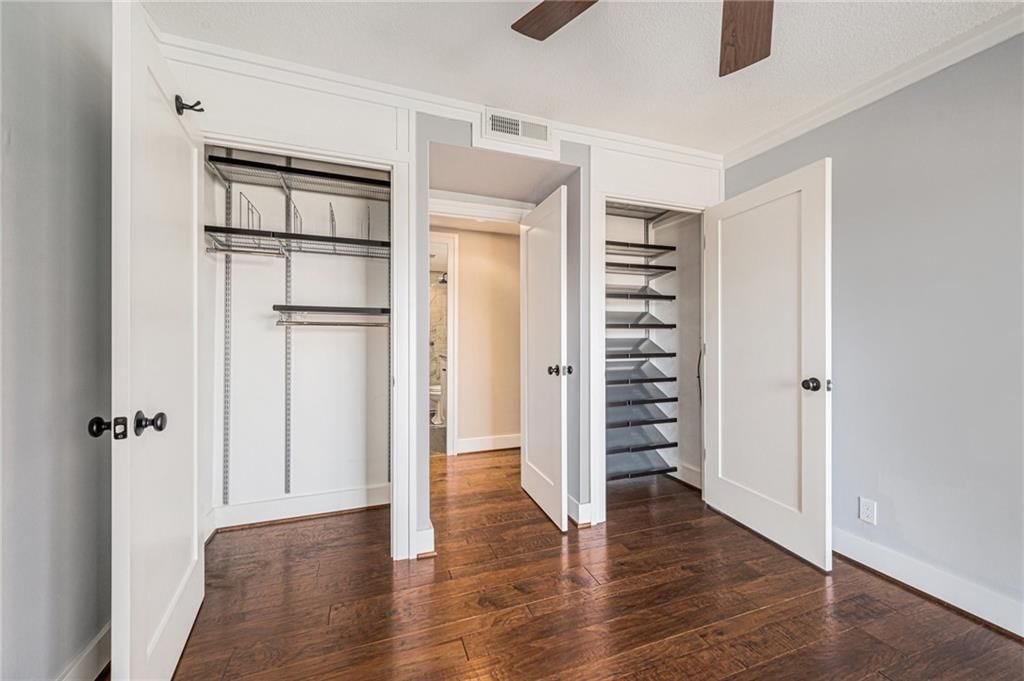 4545 Wornall Road — photo 14