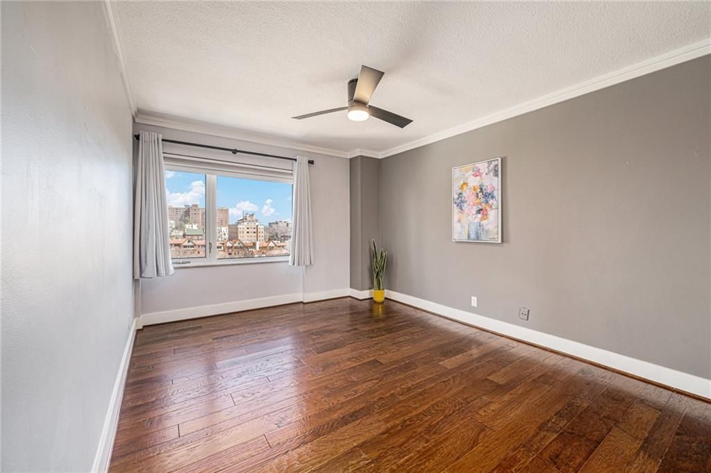 4545 Wornall Road — photo 15