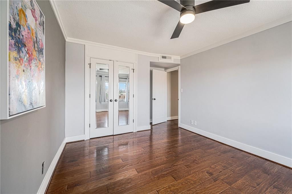 4545 Wornall Road — photo 16