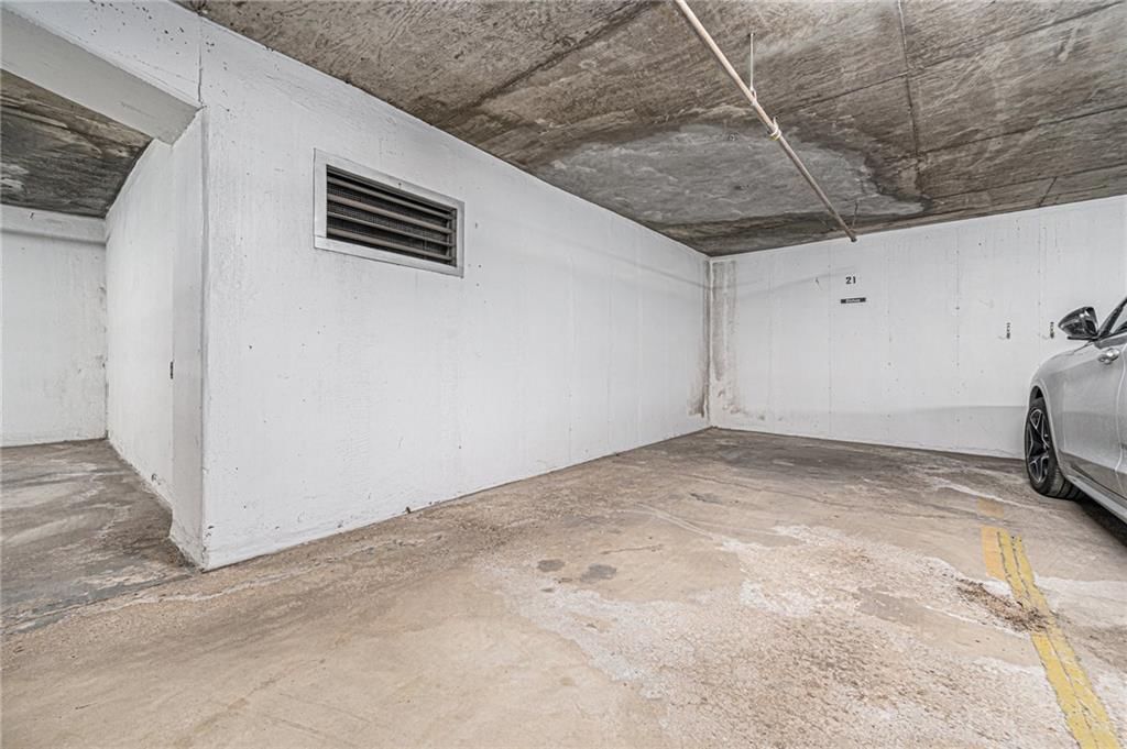 4545 Wornall Road — photo 19