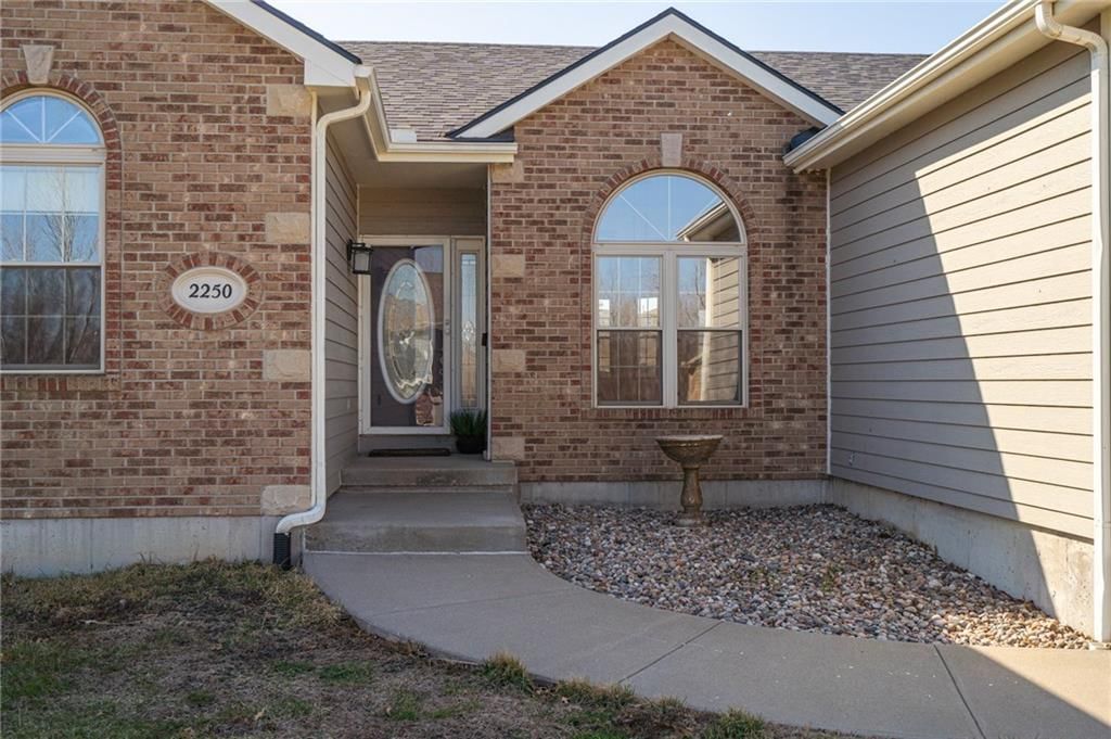 2250 Valley View Drive — photo 5