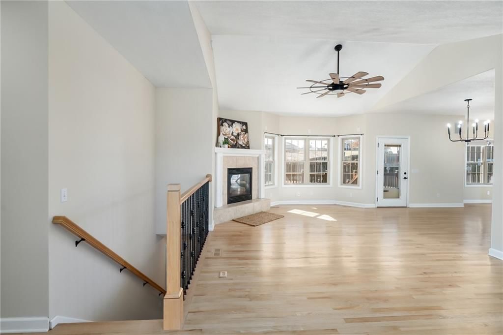 2250 Valley View Drive — photo 9