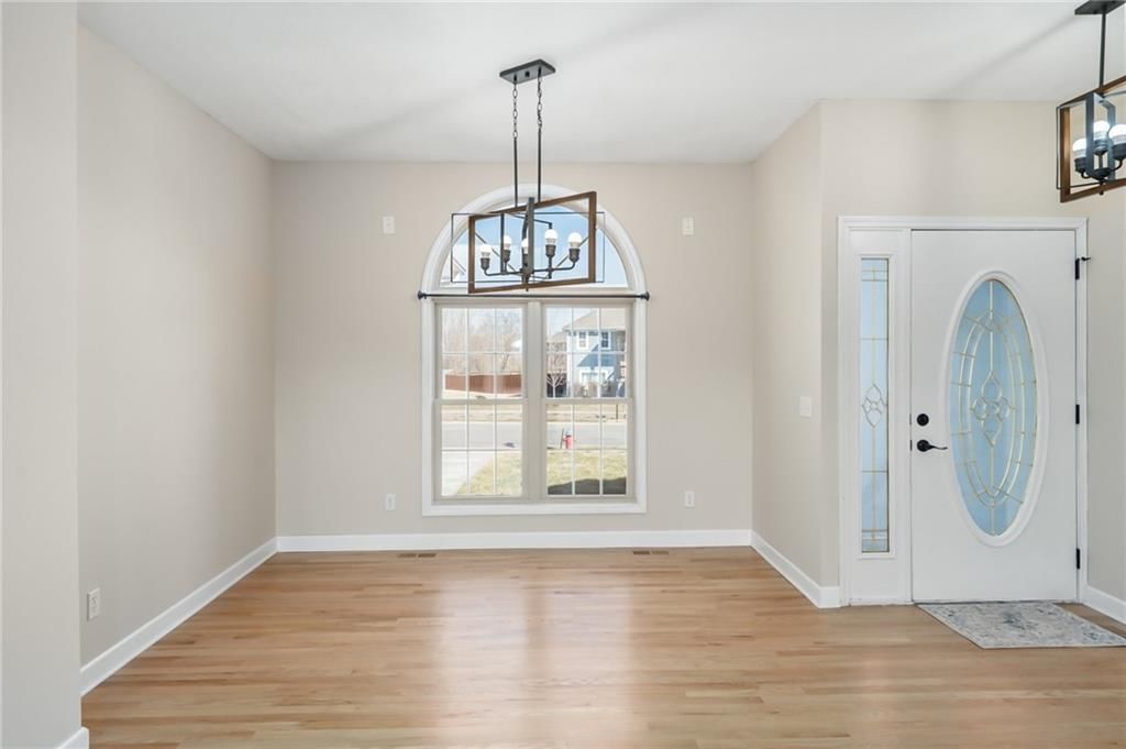 2250 Valley View Drive — photo 10