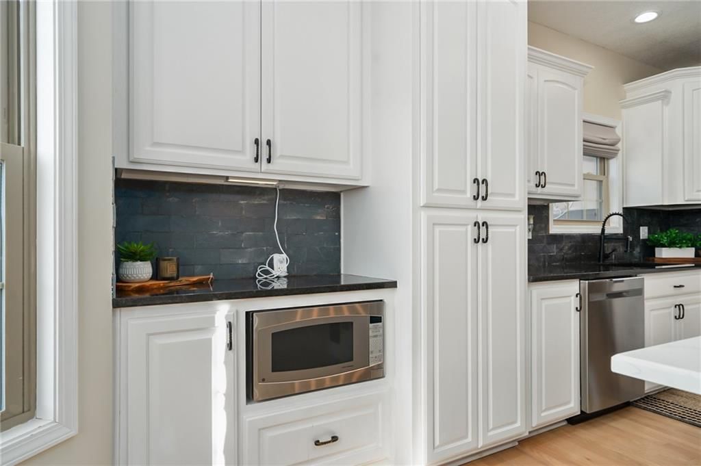 2250 Valley View Drive — photo 17