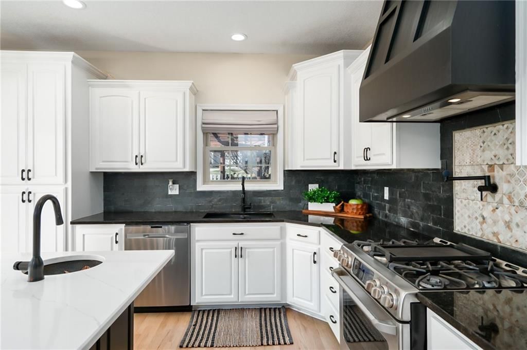 2250 Valley View Drive — photo 24