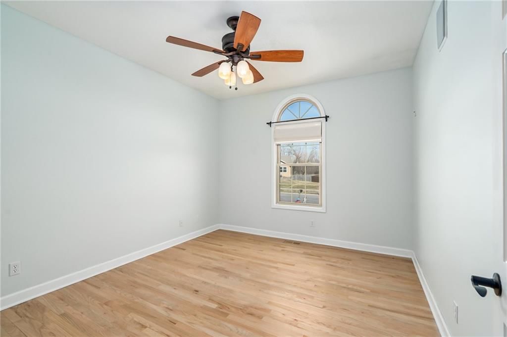 2250 Valley View Drive — photo 32