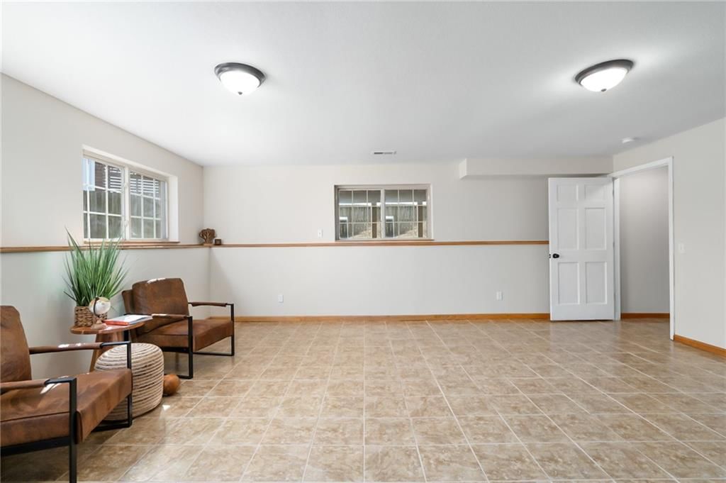 2250 Valley View Drive — photo 40